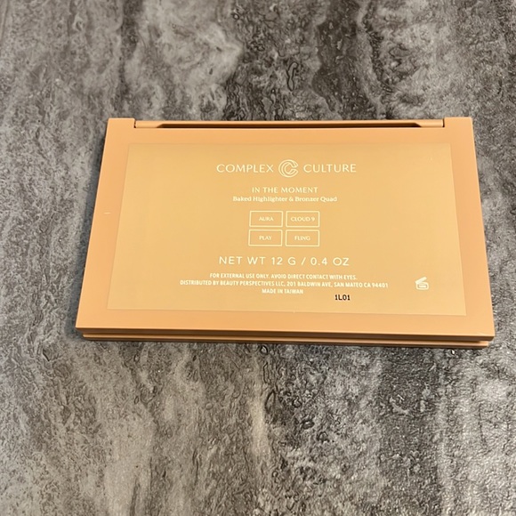 Complex Culture Beauty Baked Highlighter & Bronzer Quad - Picture 5 of 7